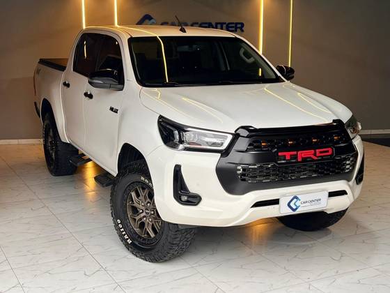 TOYOTA HILUX 2.8 D-4D TURBO DIESEL CD SRV 4X4 AUTOMÁTICO TOYOTA HILUX 2.8 D-4D TURBO DIESEL CD SRV 4X4 AUTOMÁTICO